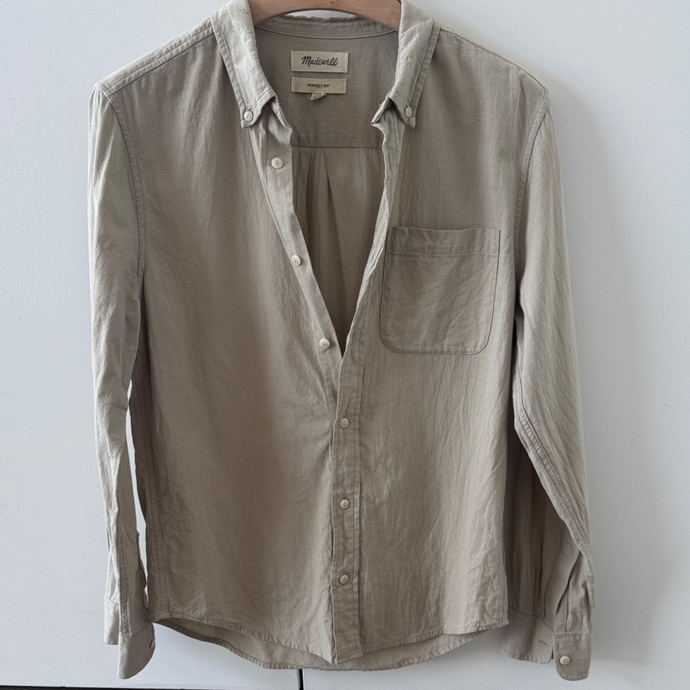 Madewell Men's Casual Tan Button Down Shirt - 100% cotton size medium